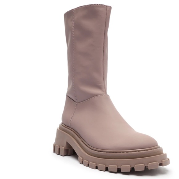 SCHUTZ Shoes - 🆕SCHUTZ SWEET LILAC JUANY RUBBER LEATHER BOOTS WITH THICK LUG SOLE SIZE 10